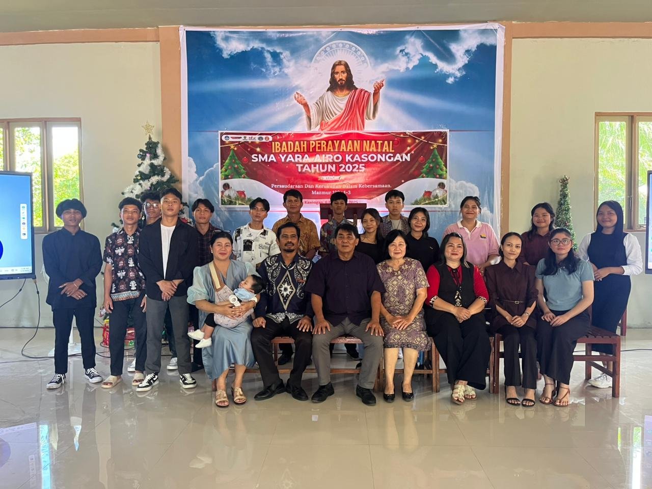 Ibadah Perayaan Natal Keluarga Besar SMA Yara Airo Kasongan